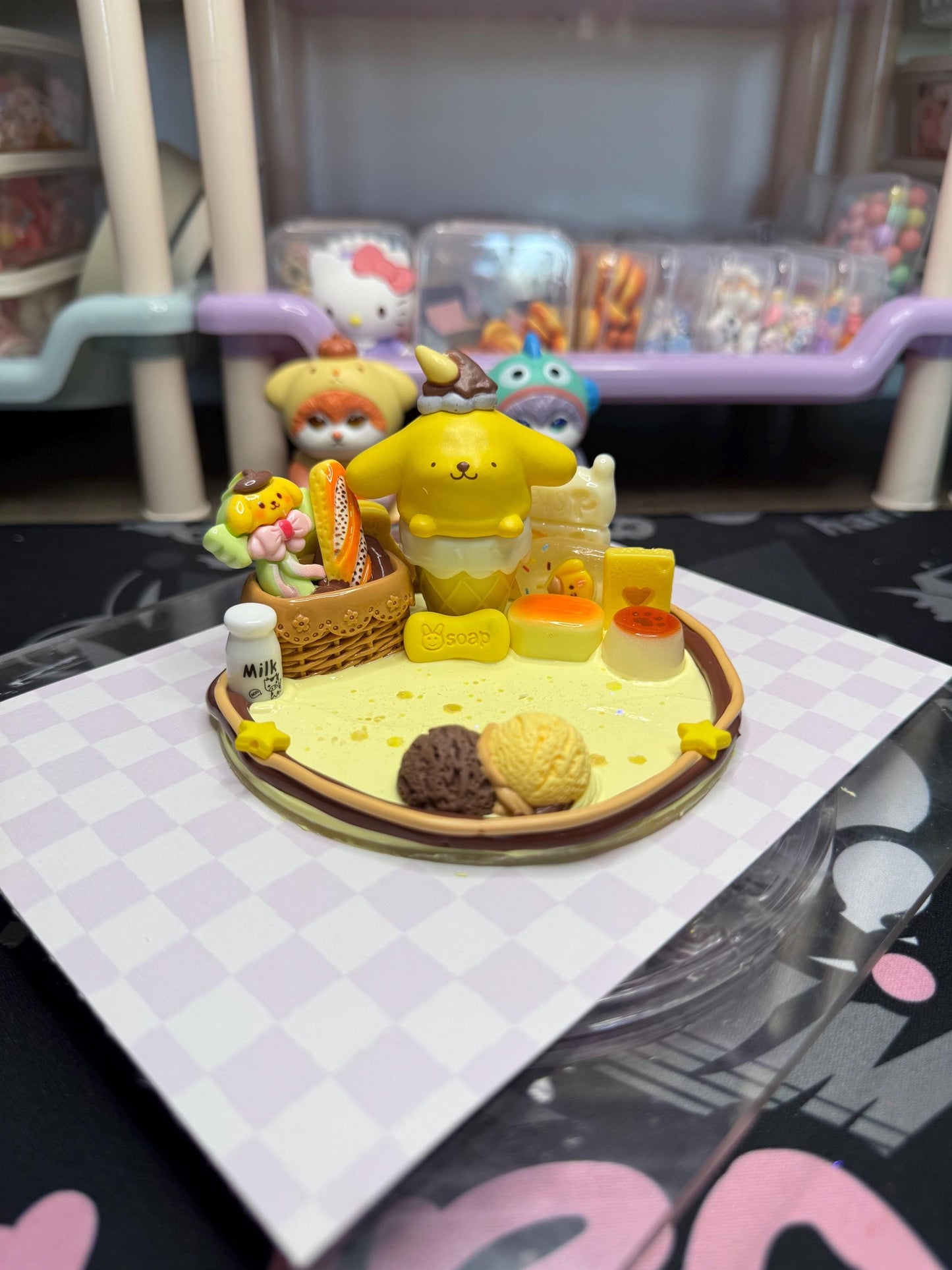 Pompompurin Ice Cream Decoden Phone Stand